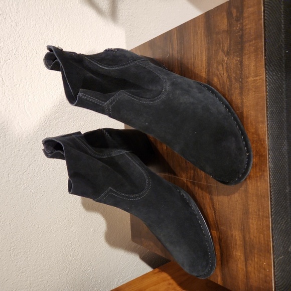 UGG Shoes - UGG Bandera Women's Bootie Size 9.5 Black